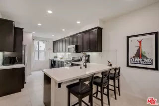 Photo #6: 24357753 Listing