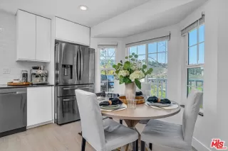 Photo #1: 24364763 Listing 