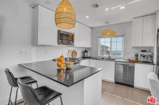 Photo #2: 24364763 Listing 