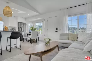 Photo #4: 24364763 Listing 