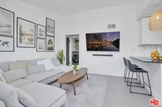 Photo #5: 24364763 Listing 