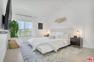 Photo #6: 24364763 Listing 