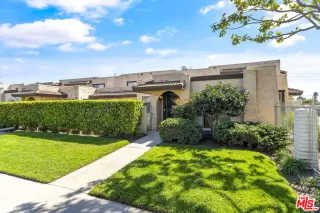 Photo #3: 24376451 Listing