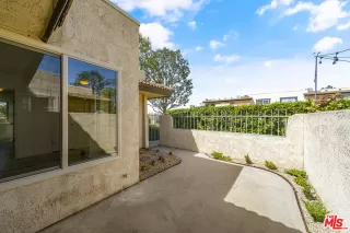 Photo #6: 24376451 Listing