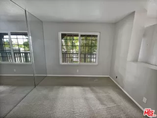 Photo #4: 24380433 Listing 