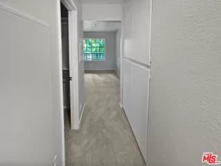 Photo #6: 24380433 Listing 