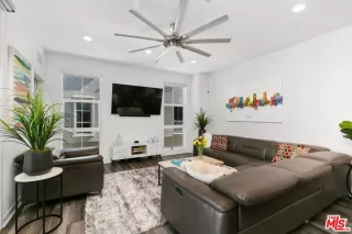 Photo #6: 24385897 Listing