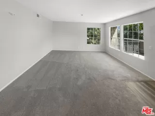 Photo #2: 24398037 Listing 