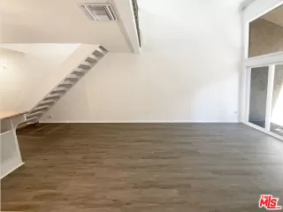 Photo #5: 24411099 Listing 