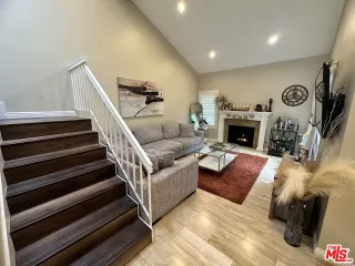 Photo #5: 24422535 Listing