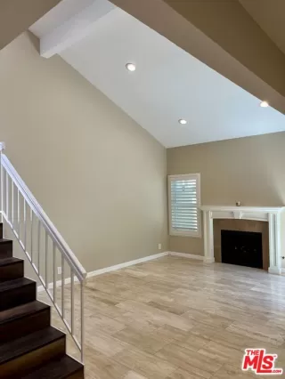 Photo #6: 24422535 Listing