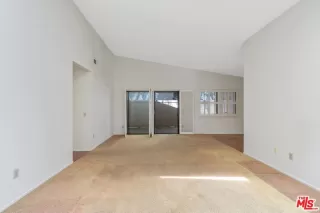 Photo #5: 24423215 Listing 