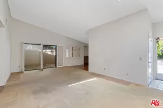 Photo #6: 24423215 Listing 