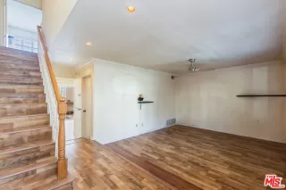 Photo #3: 24431647 Listing 