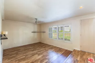 Photo #6: 24431647 Listing 