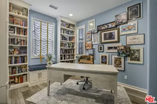 Photo #5: 24456477 Listing