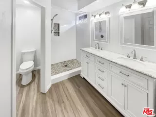 Photo #6: 24465263 Listing