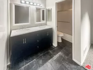 Photo #6: 24474459 Listing 