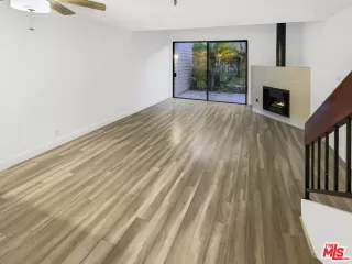 Photo #2: 24474999 Listing