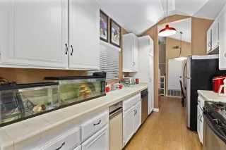 Photo #6: 250037855SD Listing 