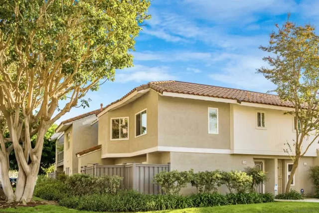 MLS: 250043126SD Condo For Sale