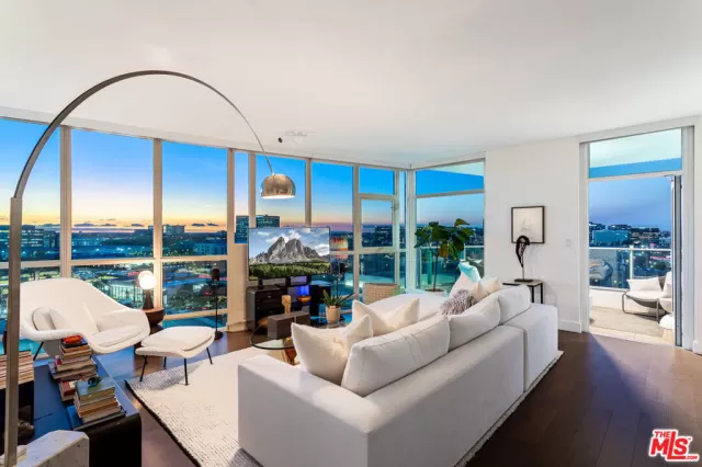 MLS: 25486657 Condo For Sale