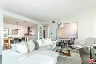 Photo #2: 25486657 Listing 