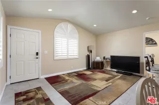 Photo #5: 25491579 Listing