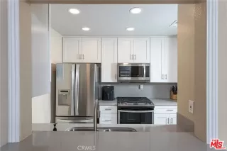 Photo #6: 25491579 Listing