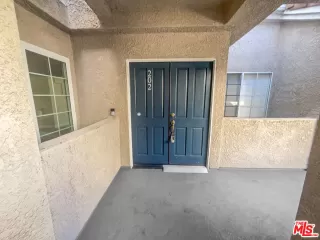 Photo #5: 25491631 Listing