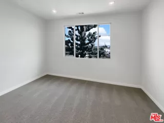 Photo #4: 25498105 Listing