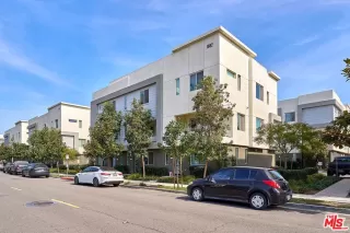 Photo #2: 25500537 Listing