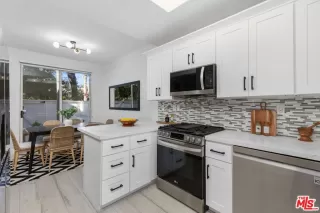 Photo #5: 25504315 Listing