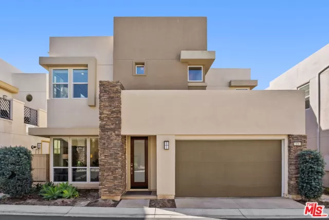 MLS: 25504811 Condo For Sale