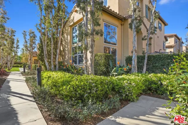 MLS: 25507229 Condo For Sale