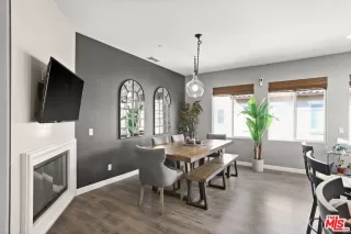 Photo #5: 25507229 Listing