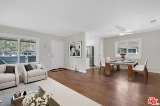 Photo #4: 25507833 Listing