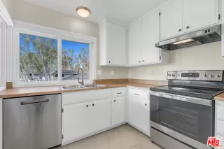 Photo #6: 25507833 Listing