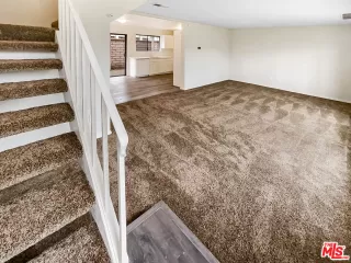 Photo #2: 25511003 Listing