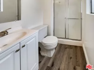 Photo #6: 25511003 Listing