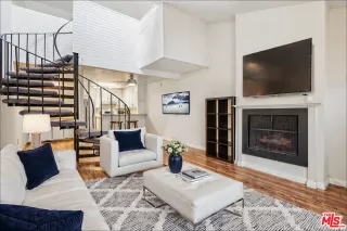 Photo #1: 25511619 Listing 