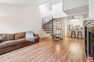 Photo #3: 25511619 Listing 