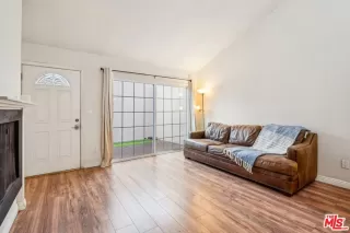 Photo #5: 25511619 Listing 