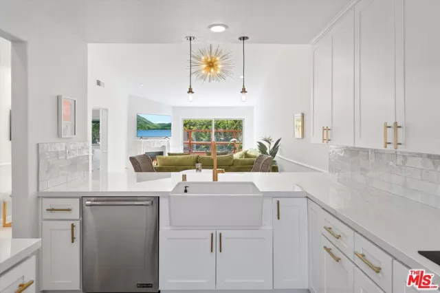 MLS: 25512837 Condo For Sale