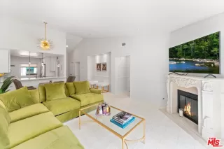 Photo #3: 25512837 Listing