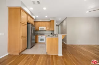 Photo #4: 25512952 Listing 