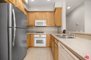 Photo #5: 25512952 Listing 