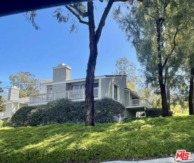 MLS: 25514451 Condo For Sale