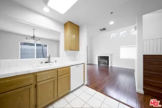 Photo #5: 25526269 Listing