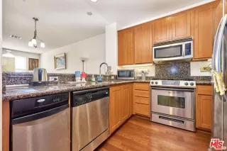 Photo #5: 25528135 Listing